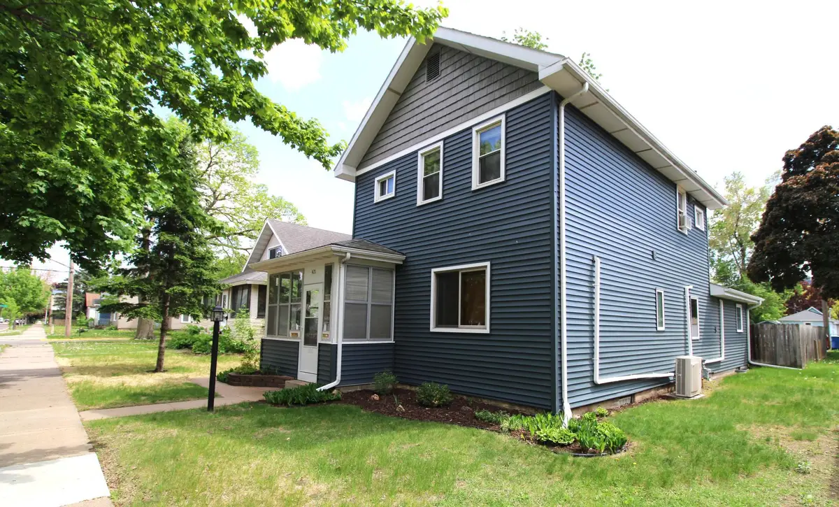 421 E Sanborn Street, Winona, MN 55987 - #1