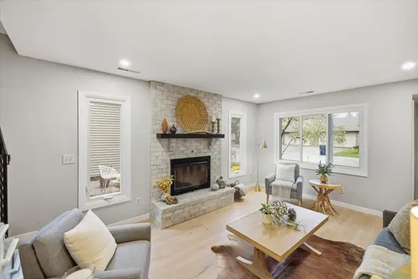 4711 Lund Point, Eagan, MN 55122