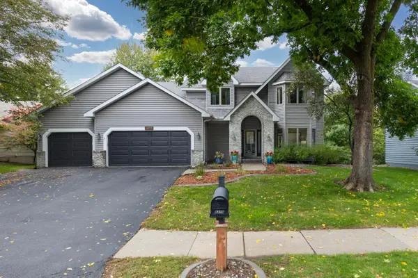 8370 W Lake Drive, Chanhassen, MN 55317