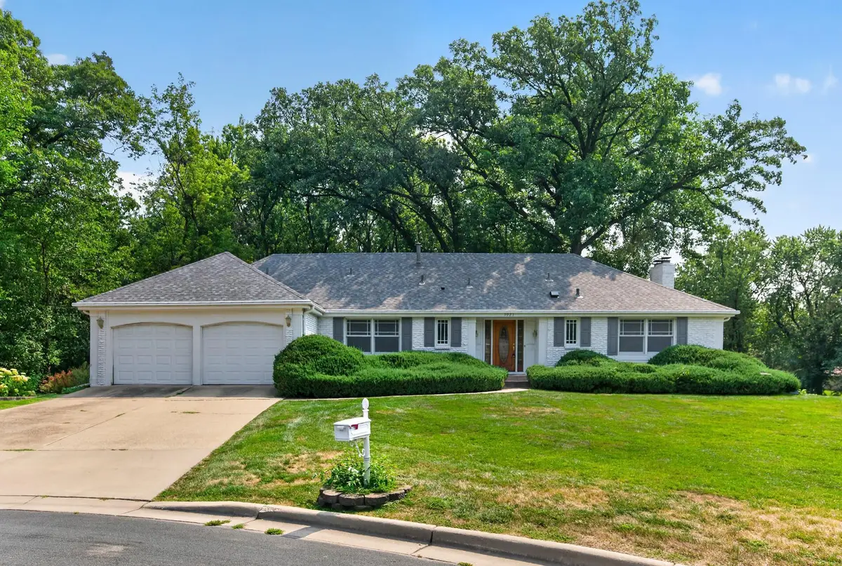 9923 Brookside Circle, Bloomington, MN 55431 - #1