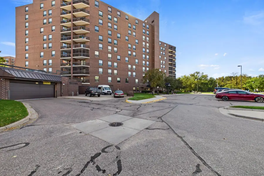 6615 Lake Shore Drive S #607, Richfield, MN 55423 - #2