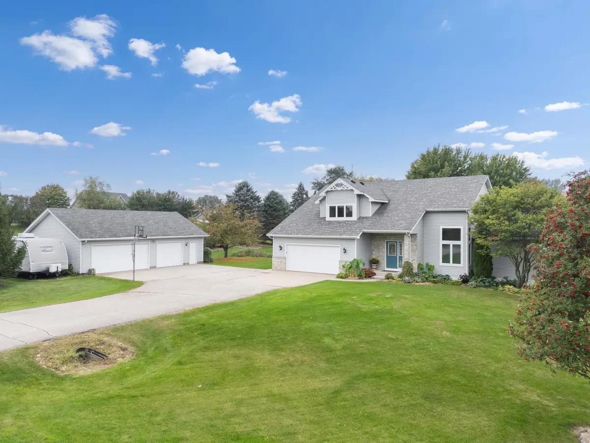 8585 Halloran Lane Nw, Rochester, MN 55901 - #1