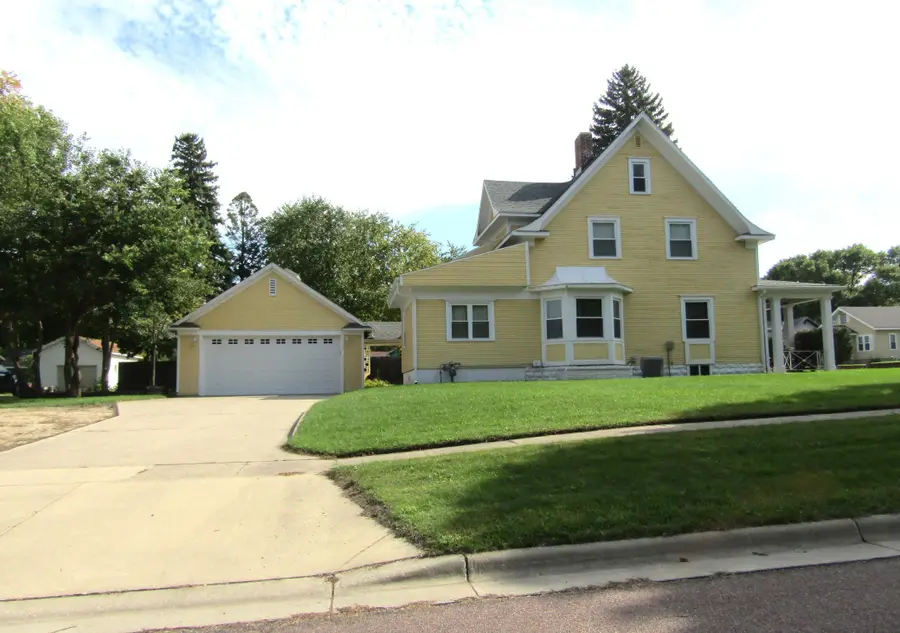 223 E Schlieman Avenue, Appleton, MN 56208 - #2