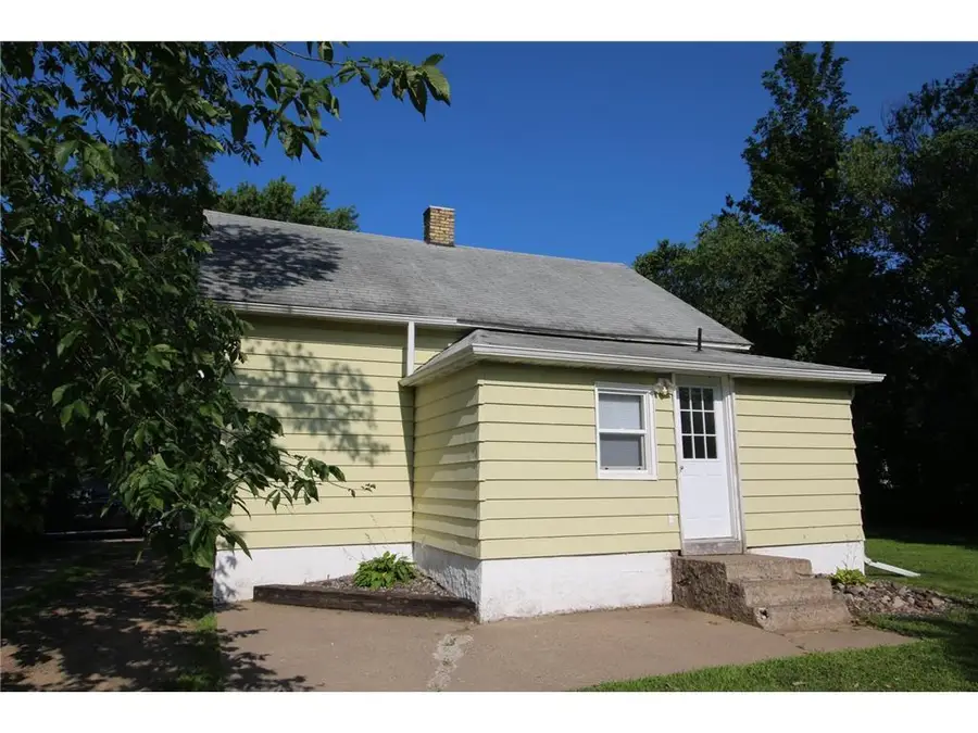 302 6th Street Nw, Little Falls, MN 56345 - #3