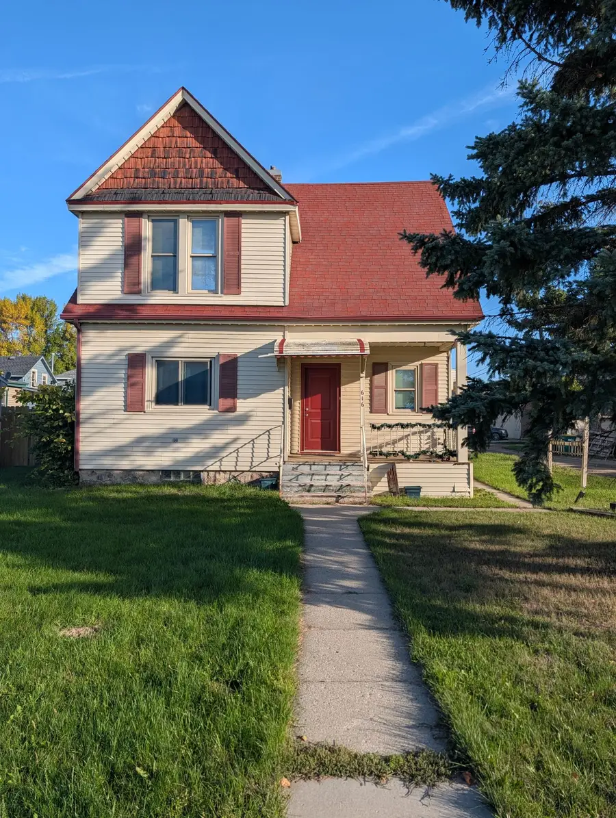 616 3rd Avenue N, Wahpeton, ND 58075 - #2