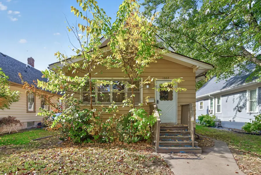 1007 Victoria Street N, Saint Paul, MN 55103 - #2