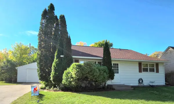 1323 12th Avenue N, Moorhead, MN 56560