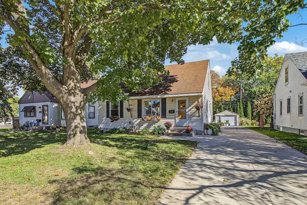 1246 Smith Avenue S, West Saint Paul, MN 55118
