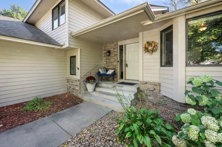 1205 Hilloway Circle, Burnsville, MN 55306 - #3