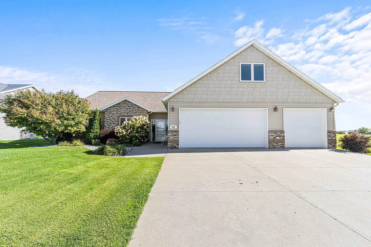 812 S 36th Street S, Moorhead, MN 56560 - #1