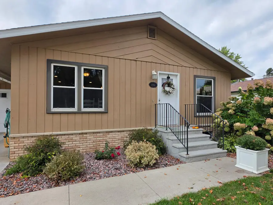 330 9th Street Nw, Plainview, MN 55964 - #3