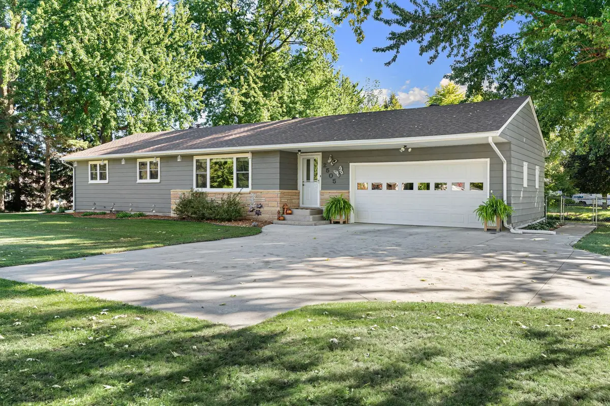 2505 16th Avenue Sw, Austin, MN 55912 - #1