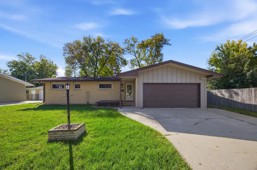 90 Cedar Avenue N, Fargo, ND 58102 - #3