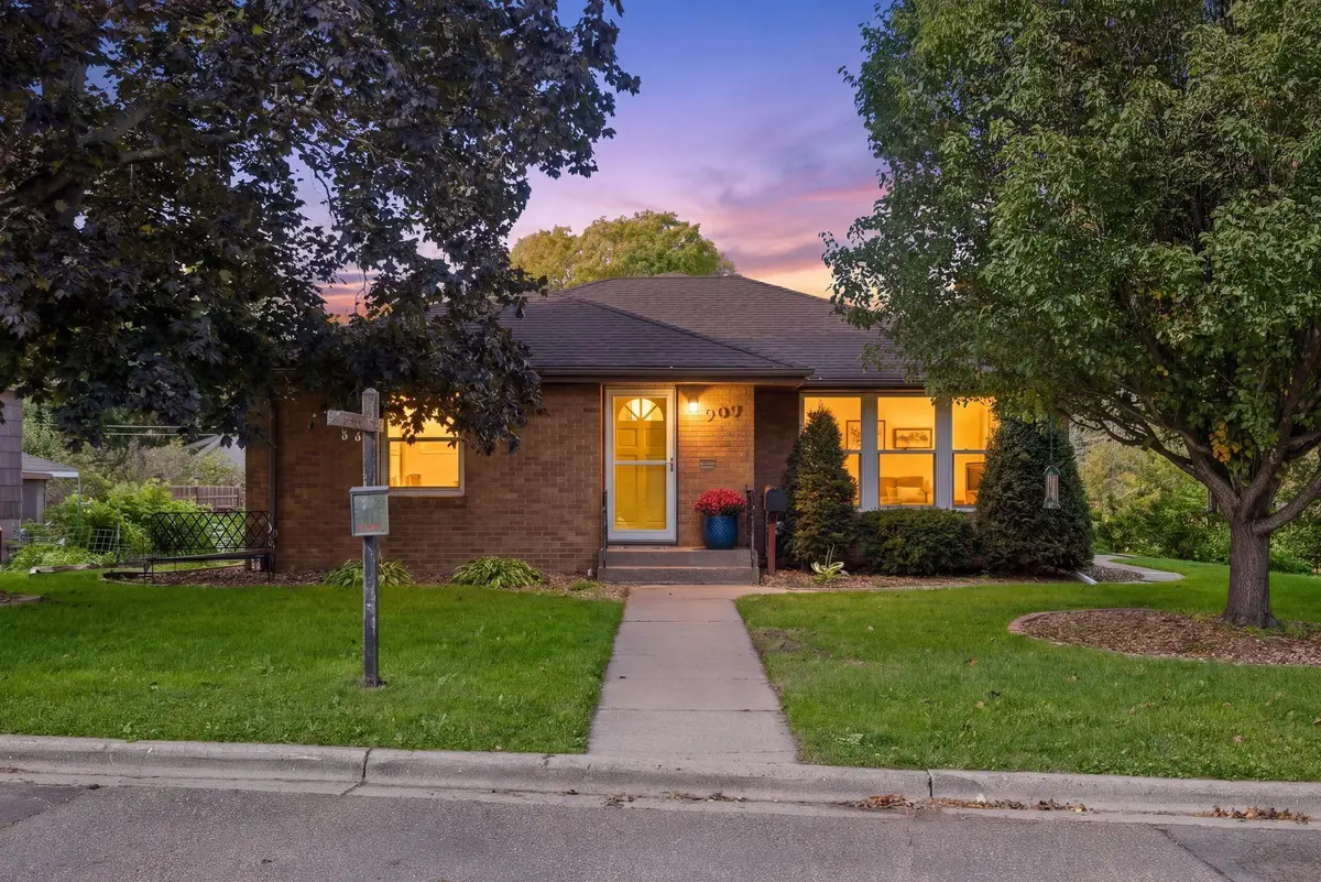 909 Manomin Avenue, West Saint Paul, MN 55118 - #1