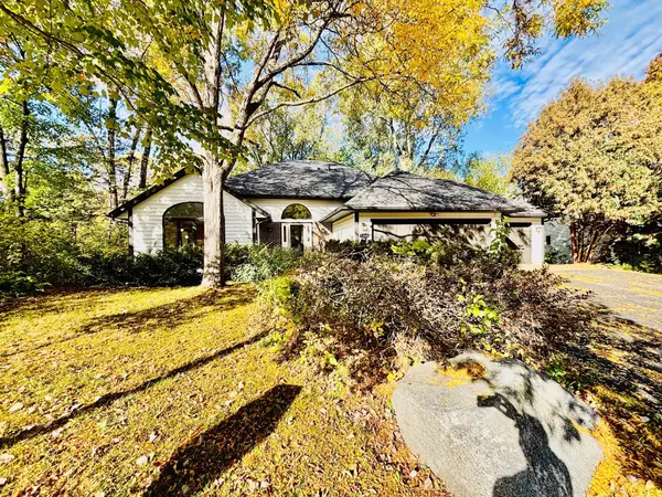13505 Elkwood Drive, Apple Valley, MN 55124