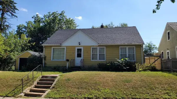 1988 Fremont Avenue E, Saint Paul, MN 55119