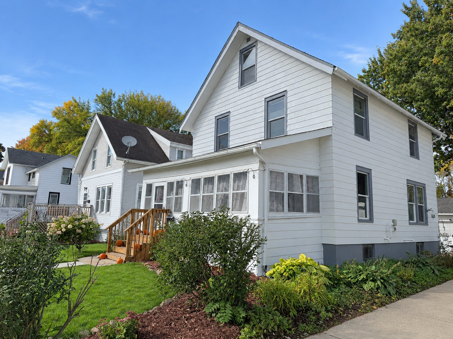505 2nd Street Nw, Waseca, MN 56093 - #2