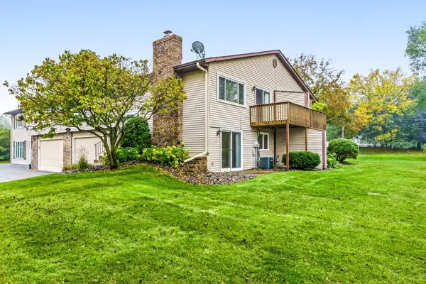10394 Balsam Lane, Eden Prairie, MN 55347