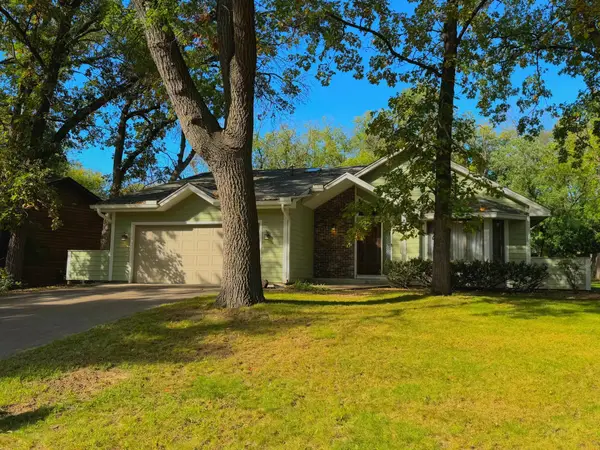 859 90th Avenue Nw, Coon Rapids, MN 55433