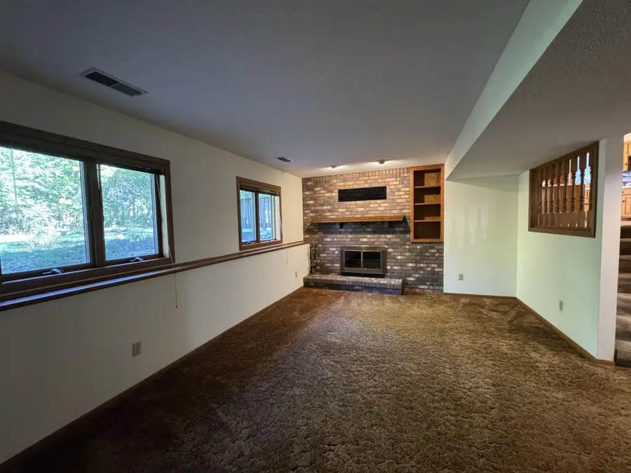 859 90th Avenue Nw, Coon Rapids, MN 55433 - #3