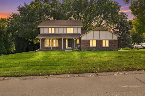 18731 Maple Leaf Drive, Eden Prairie, MN 55346