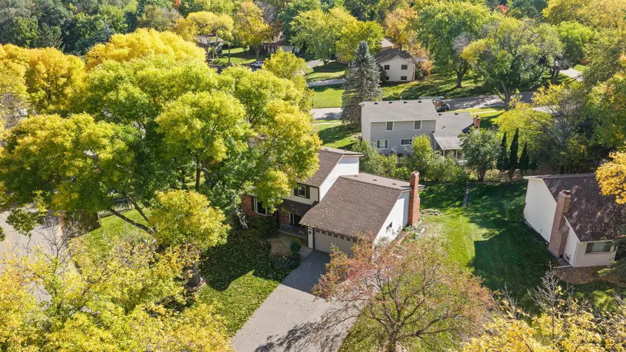 12575 Fescue Court, Eden Prairie, MN 55347 - #3