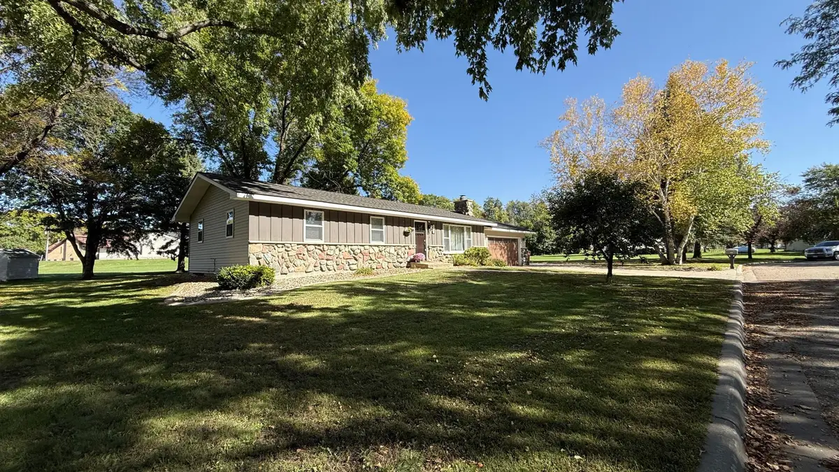 112 Orchard Circle, Montevideo, MN 56265 - #1