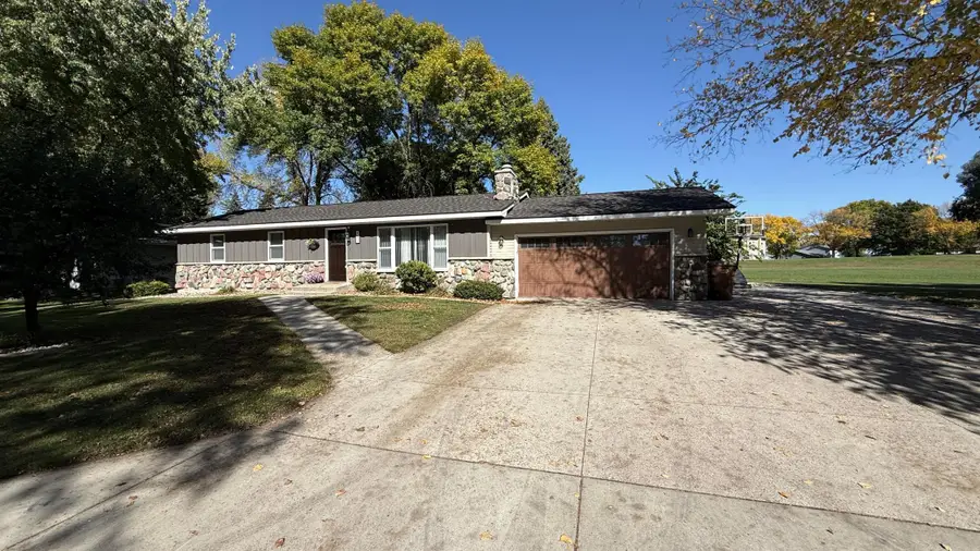 112 Orchard Circle, Montevideo, MN 56265 - #2