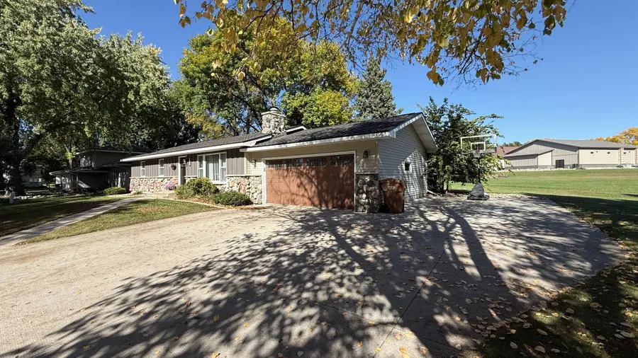 112 Orchard Circle, Montevideo, MN 56265 - #3