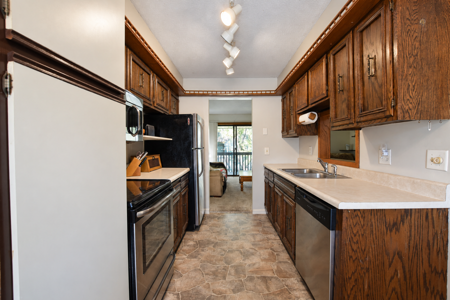 37 Marie Avenue E, West Saint Paul, MN 55118 - #3