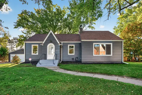 626 Old Main Street N, Cambridge, MN 55008