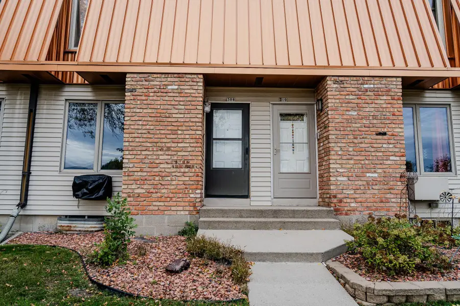 308 13th Avenue E, West Fargo, ND 58078 - #2