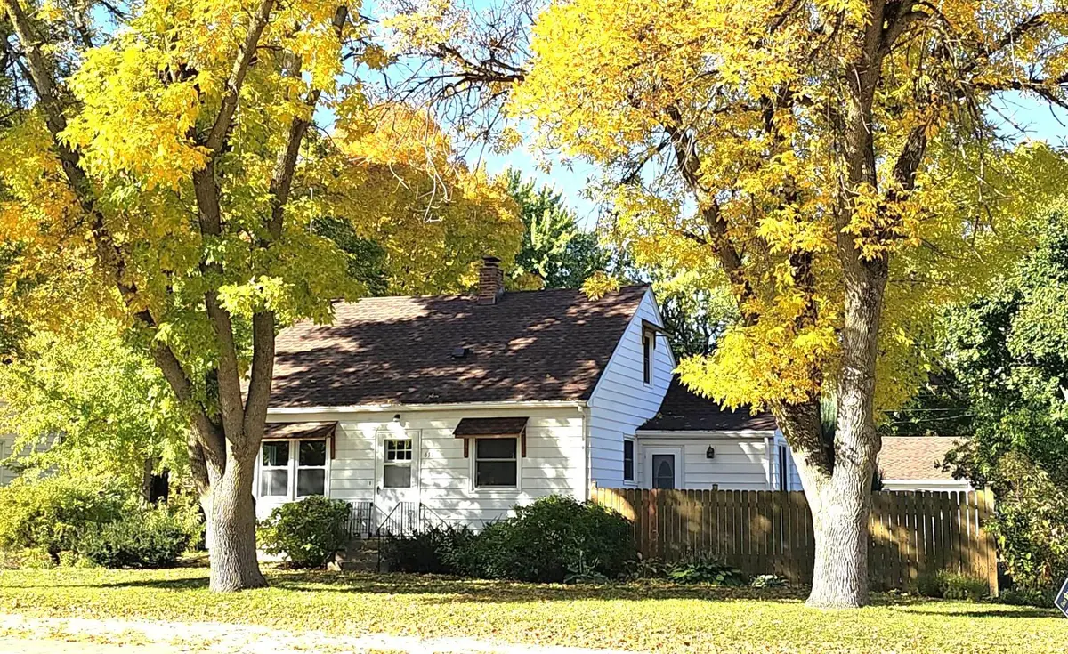 611 Central Avenue, Buffalo, MN 55313 - #1