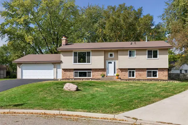 20375 Hughes Avenue W, Lakeville, MN 55044