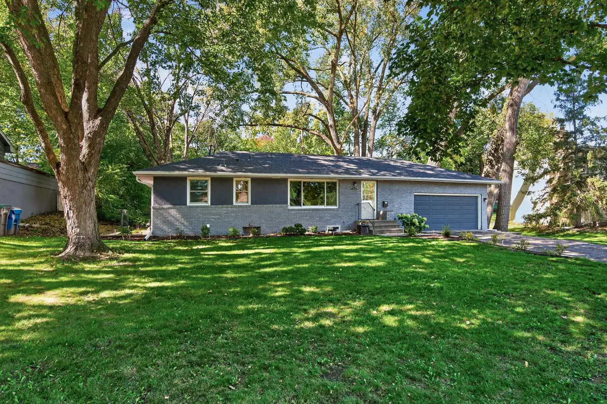 2731 Lee Avenue N, Golden Valley, MN 55422 - #1