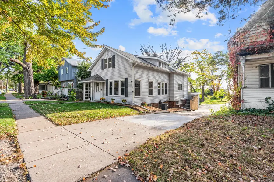 467 N Shore Drive, Forest Lake, MN 55025 - #2