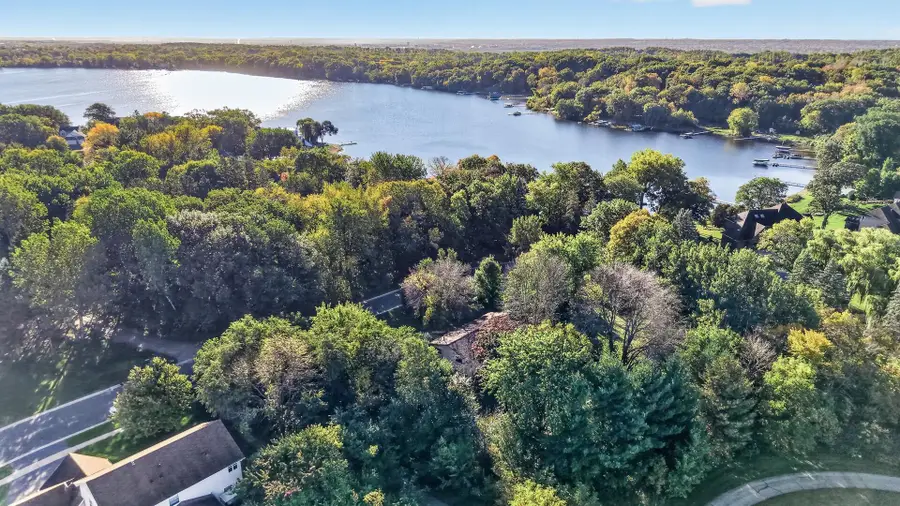 9270 Kiowa Trail, Chanhassen, MN 55317 - #2