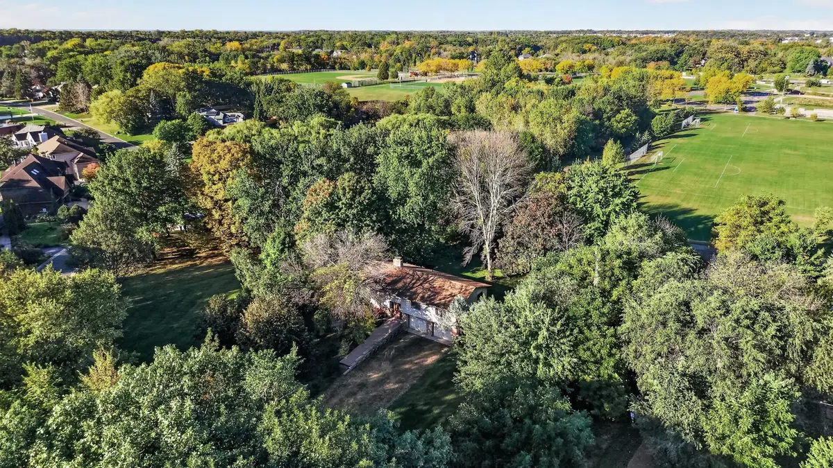 9270 Kiowa Trail, Chanhassen, MN 55317 - #1