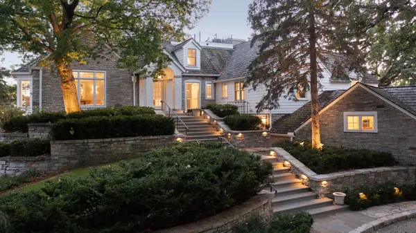 1 Overholt Pass, Edina, MN 55439
