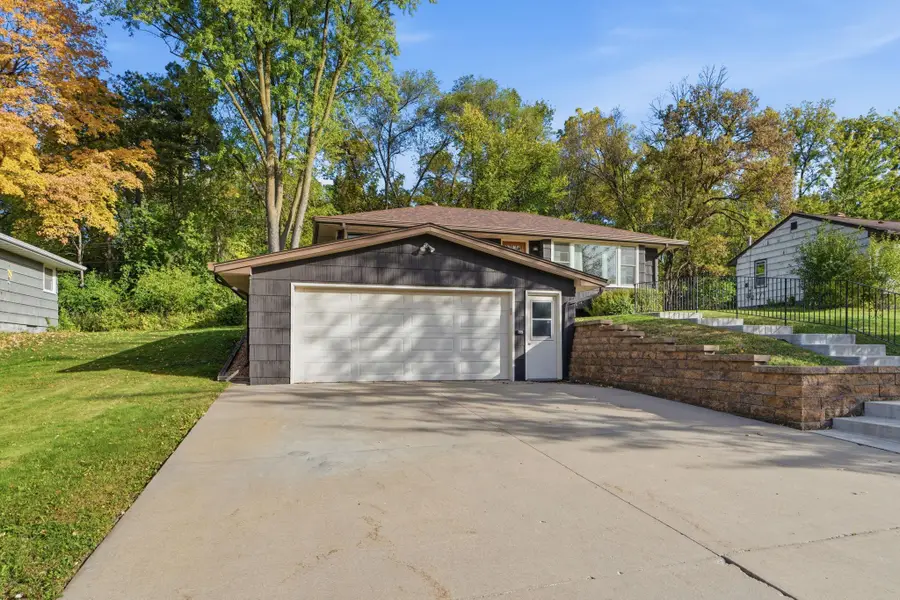 443 Eldridge Avenue W, Roseville, MN 55113 - #2