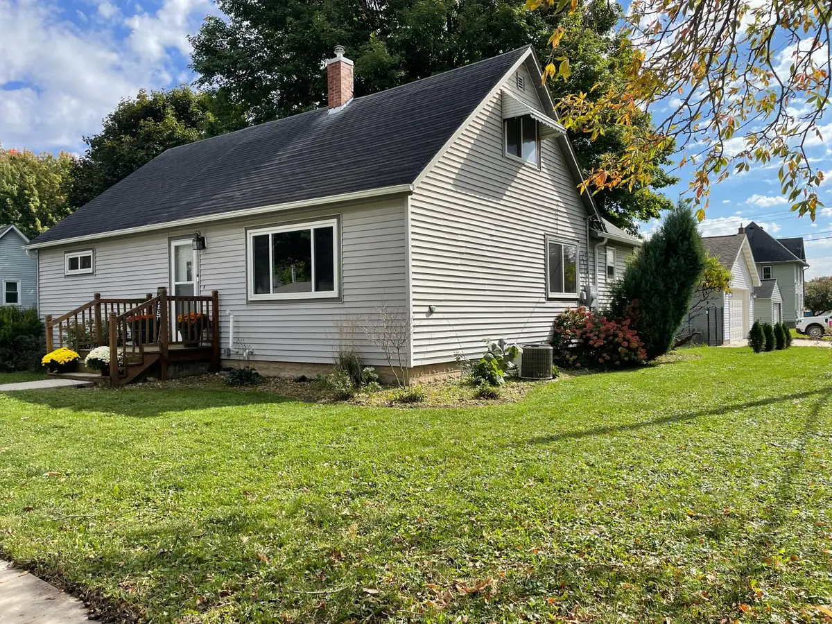 301 1st Street Se, Hayfield, MN 55940 - #1