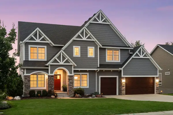 2444 Woods Drive, Victoria, MN 55386