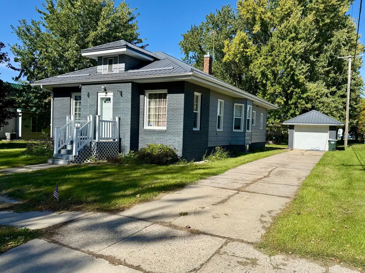 14 W Oak Street, Osakis, MN 56360 - #1