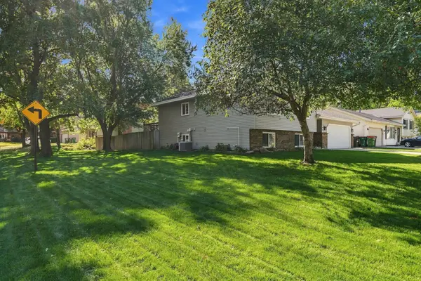 756 97th Lane Ne, Blaine, MN 55434