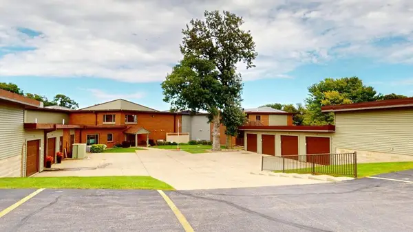 808 Lake Chapeau Drive #201, Albert Lea, MN 56007