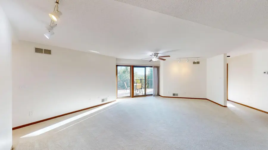 808 Lake Chapeau Drive #201, Albert Lea, MN 56007 - #2