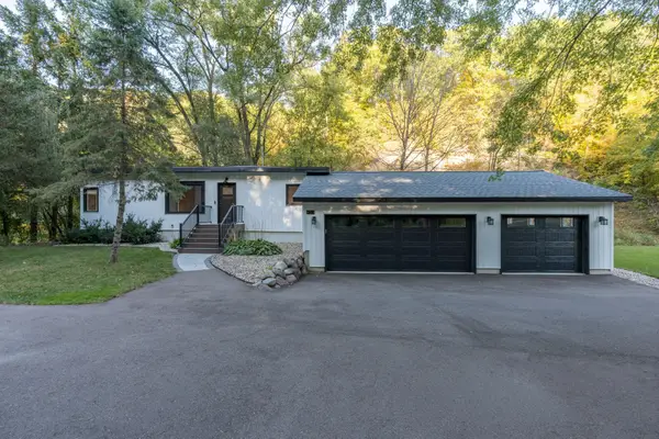 933 Thompson Ravine Road, Mankato, MN 56001