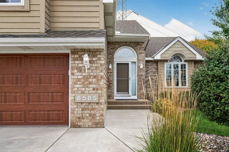 6585 Promontory Drive, Eden Prairie, MN 55346 - #2