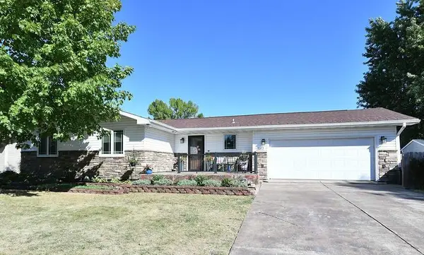 2213 26 1/2 Avenue S, Fargo, ND 58103
