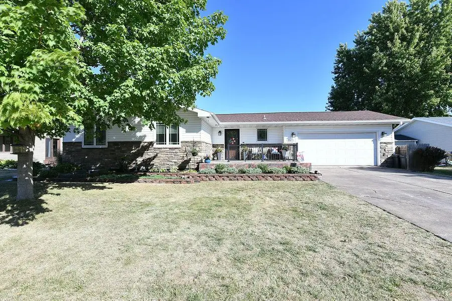 2213 26 1/2 Avenue S, Fargo, ND 58103 - #2
